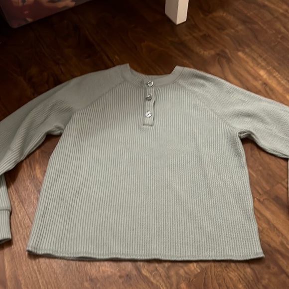 button up knit shirt - Picture 1 of 2